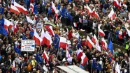 Марш оппозиции проходит в Варшаве