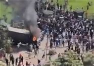 В Кении толпа протестующих прорвалась в здание парламента