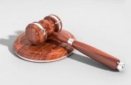В Воронеже политтехнолога приговорили к двум годам колонии
