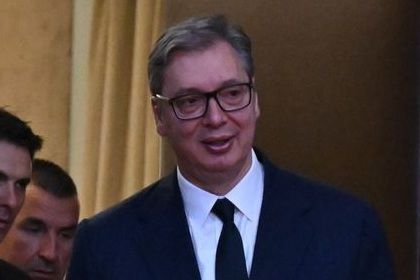Президент Сербии Вучич заявил о подаче в отставку