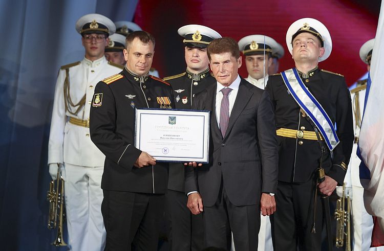 Глава Приморья поздравил моряков-тихоокеанцев с 330-летием ВМФ России